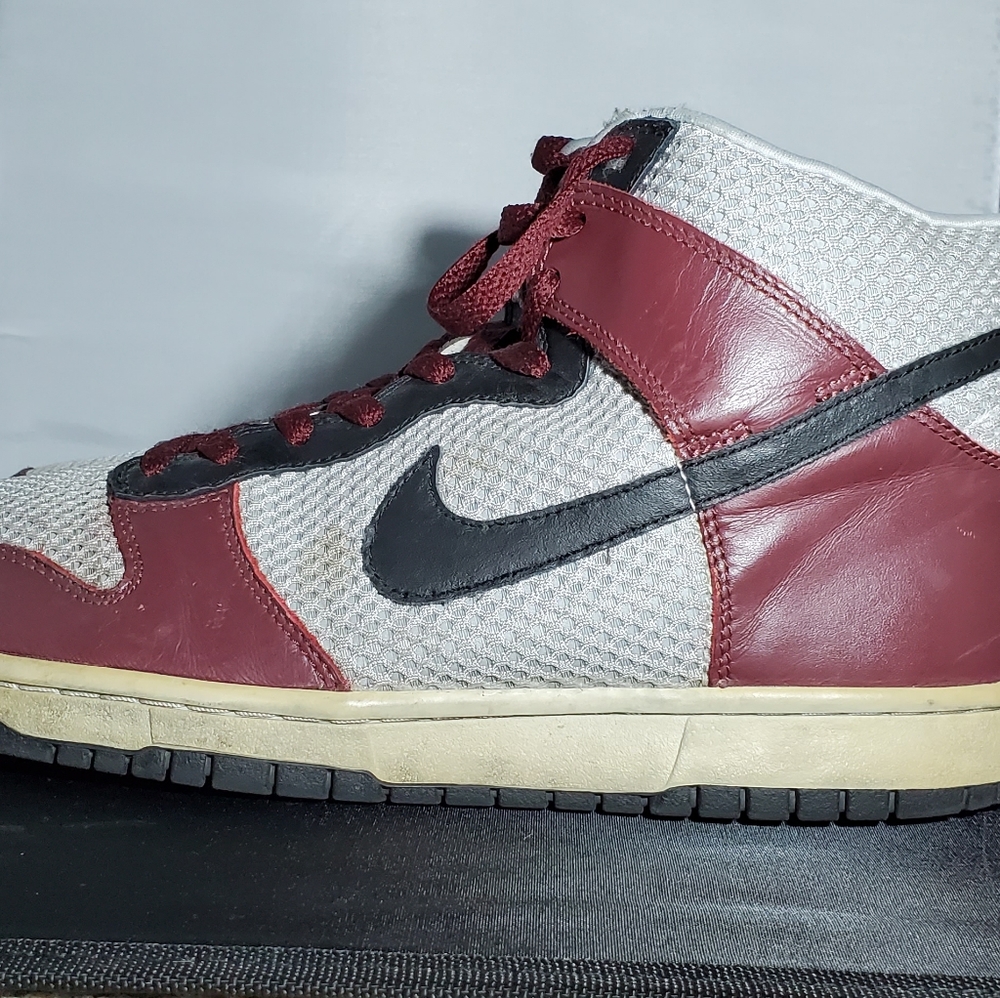 Nike dunk maroon/ grey